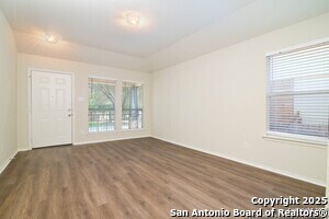 Foto del edificio - 10374 Oakwood Crest