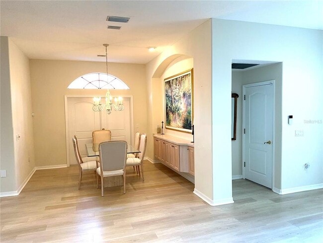 Building Photo - 8870 Huntington Pointe Dr