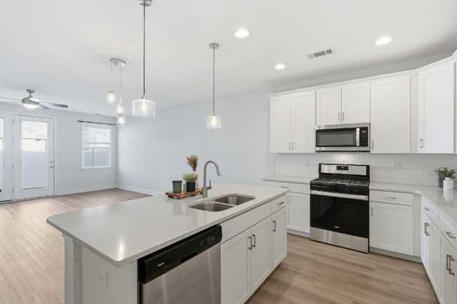 Building Photo - 38 Red Horse Way