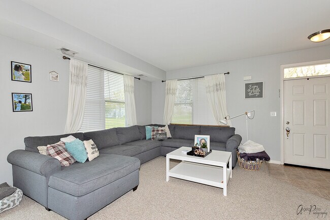 Foto del edificio - 1260 Remington Dr