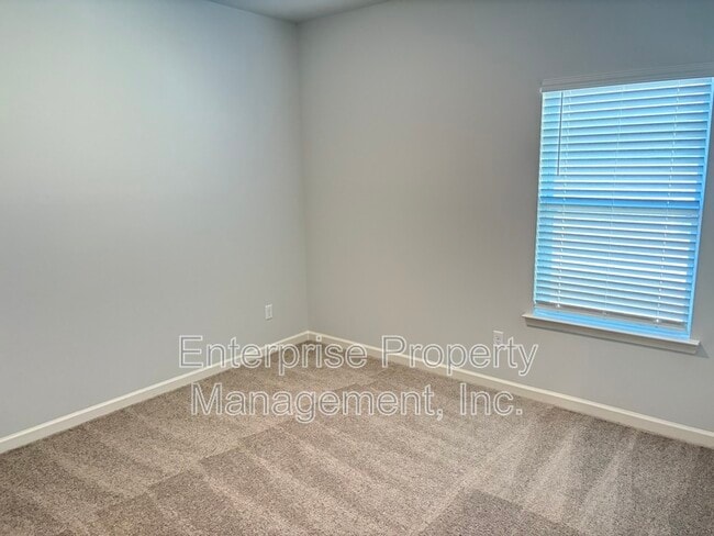 Building Photo - 230 Kipling Dr