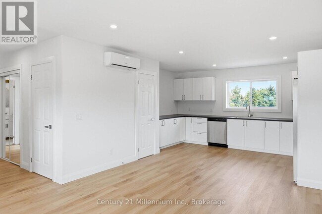 Photo du bâtiment - 9592 Beachwood Rd