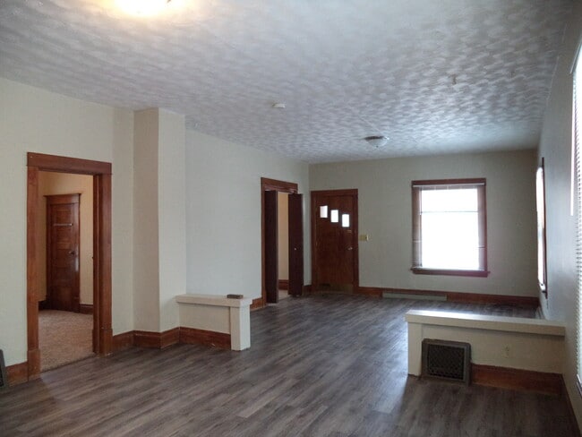 Building Photo - 716 Beacon St