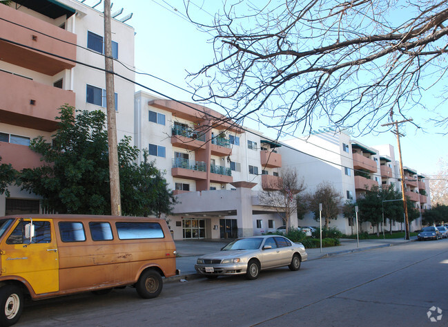 Foto del edificio - NoHo Village Apartments