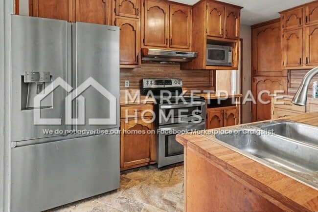 Building Photo - 801 Westfield Dr