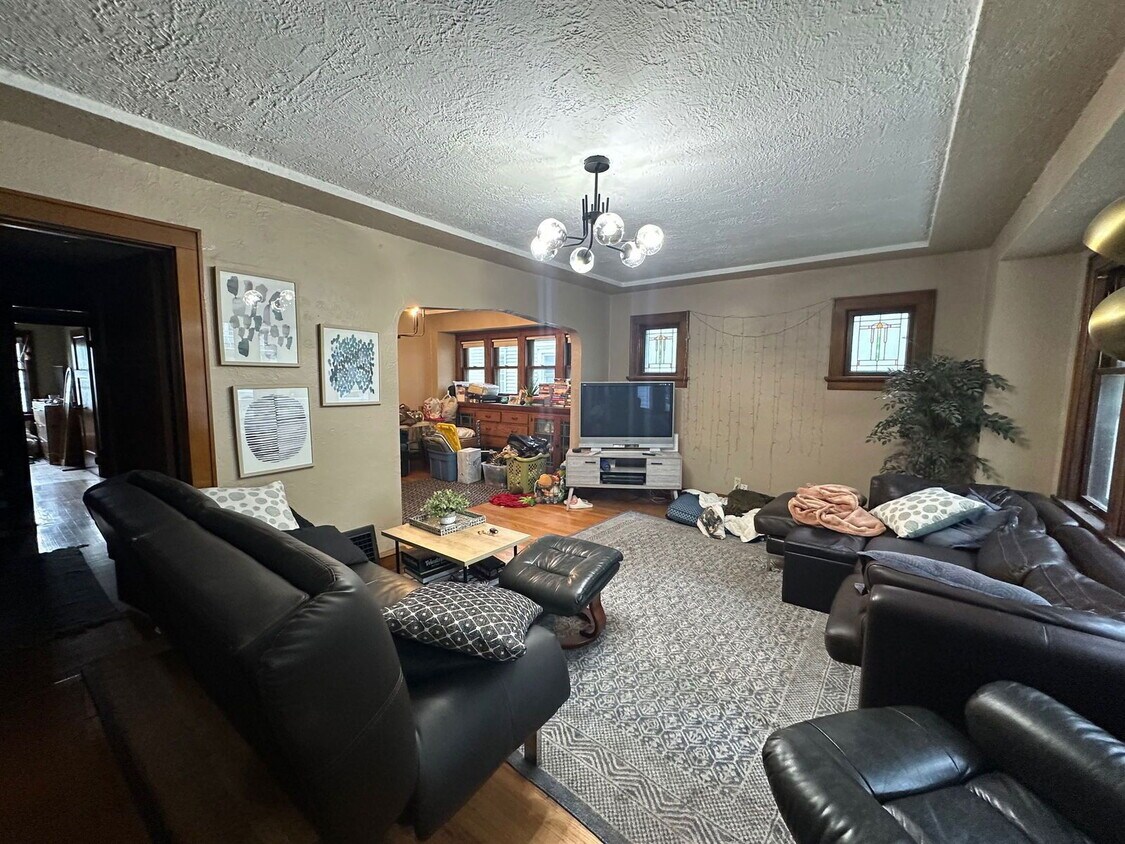 Foto principal - 3270 S Springfield Ave