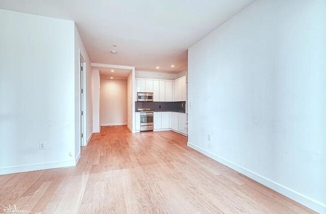 Building Photo - 4 bedroom in New York NY 10005