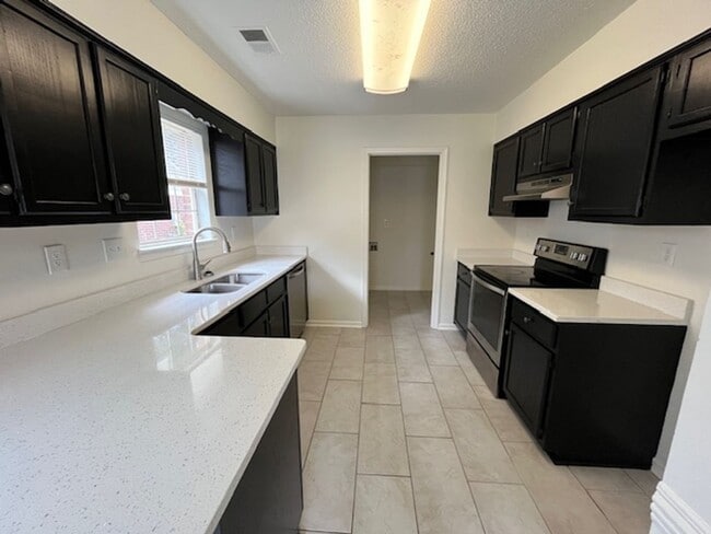 Foto del edificio - Renovated 2 Bedroom 2 Bath Home for Rent!