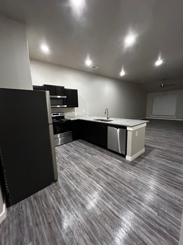 Foto principal - Brand new townhouse