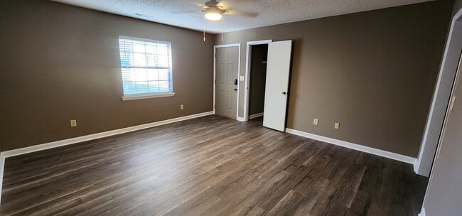 Foto del edificio - 1535 Warnke Rd NW