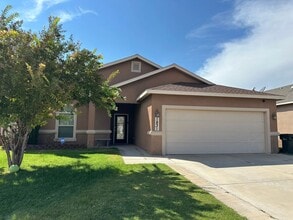 Building Photo - 1831 Amber Dr