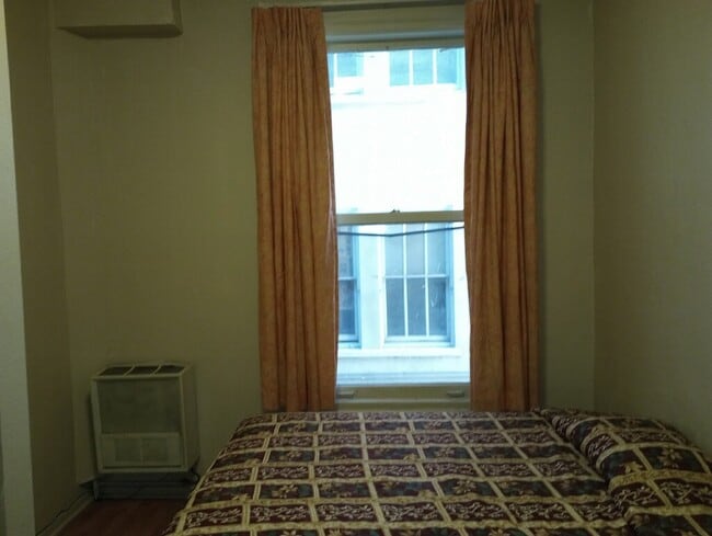 Building Photo - Broadway Flats