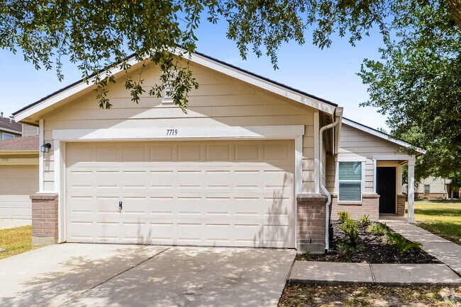 Building Photo - 7719 Balsam Crossing Ln