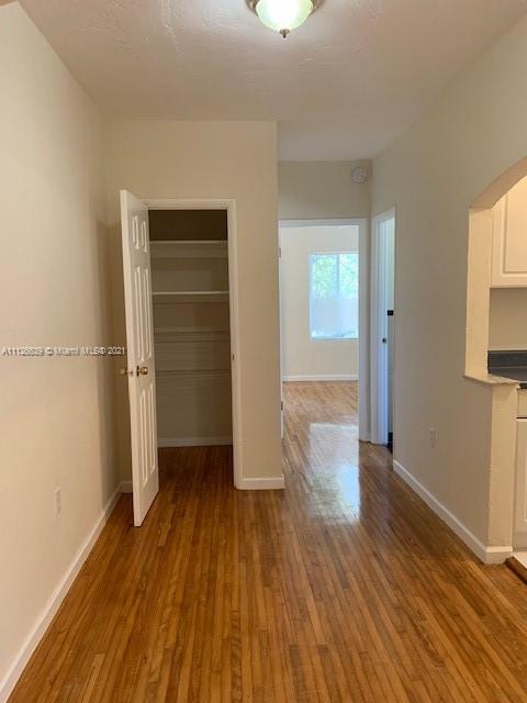 Foto del edificio - 564 NE 66th St