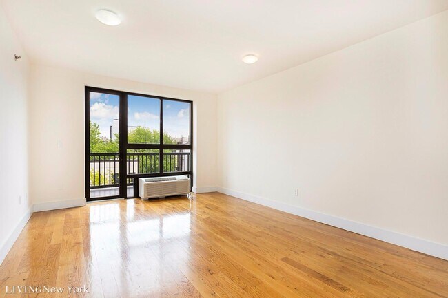 Foto del edificio - NO FEE_Gorgeous 1 Bed/1 Bath/1 Balcony!