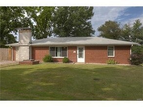 Building Photo - 901 Peony Dr