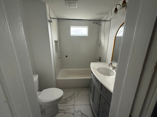 Photo - 5405 Carnegie St House