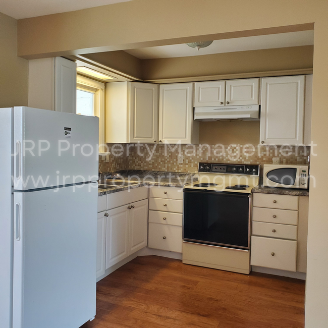 Building Photo - 555 Norvell Beach Dr