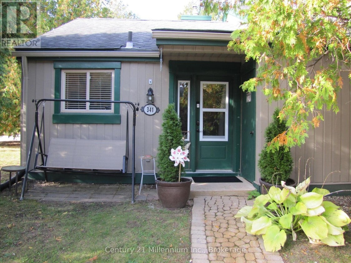 Photo principale - 11 Harbour St W