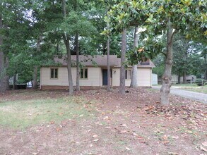 Building Photo - 6207 Stoneyridge Dr