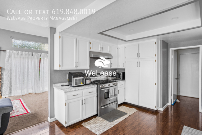 Building Photo - Charming 3-Bed 2-Bath Home with Sunlit Int...