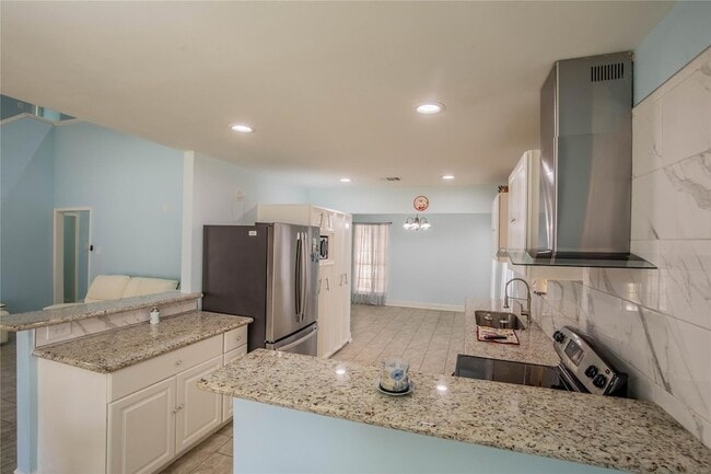 Photo - 5611 Long Creek Lane Unit House