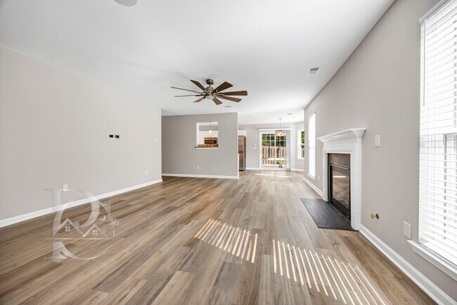 Building Photo - 1039 Glencroft Dr