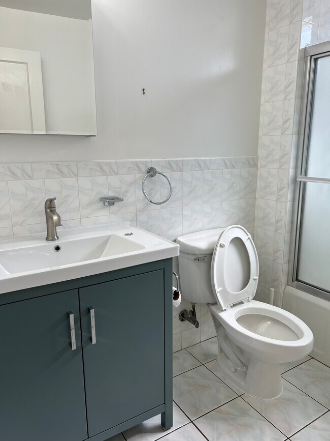Building Photo - 609 Taraval St