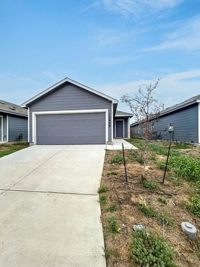 Foto del edificio - 3-Bedroom Home in a Quiet Neighborhood / P...