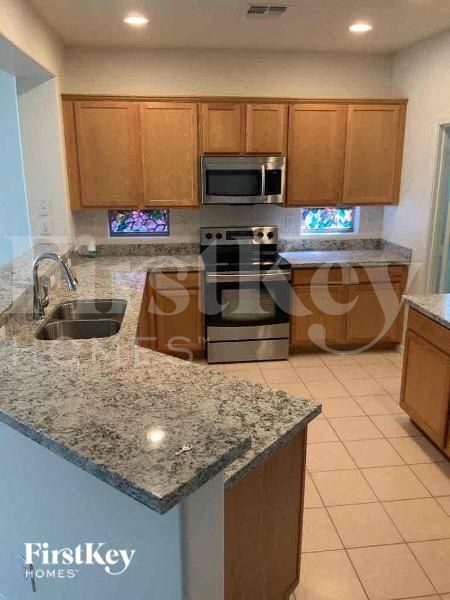 Building Photo - 29365 N 67th Dr