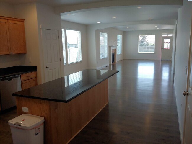 Building Photo - 3 Bed/2 Bath Richland Home