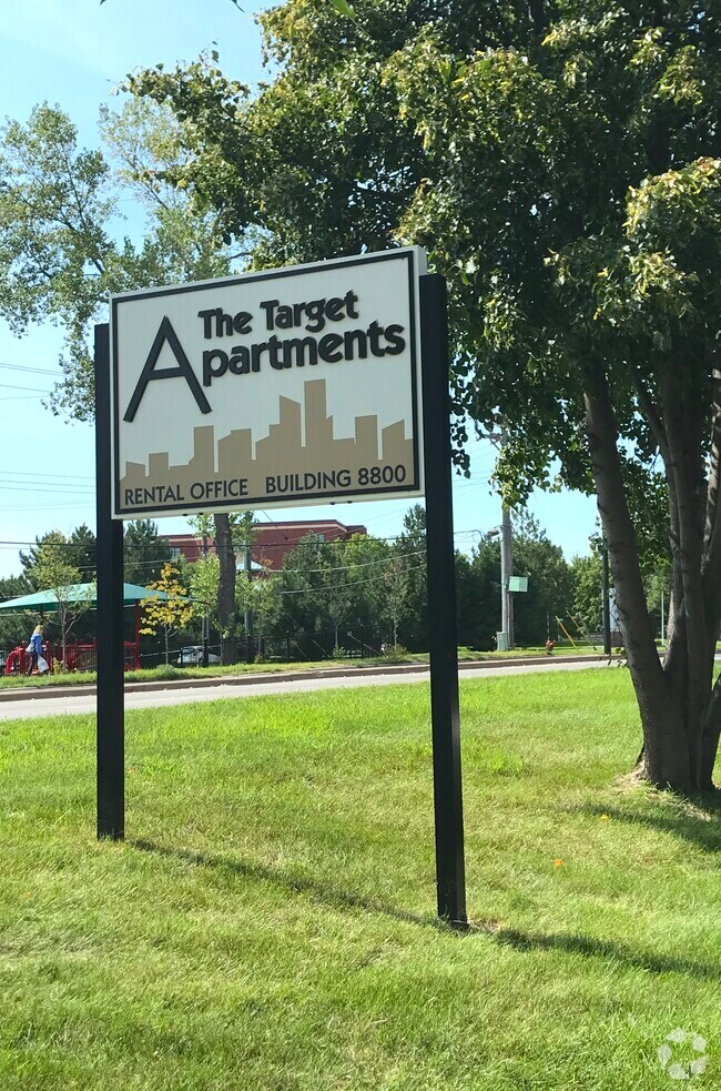 Oak Hill Manor Apartments under 2,500 Minneapolis, MN 1 Rentals