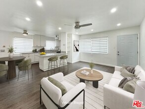 Building Photo - 5113 Roseland St