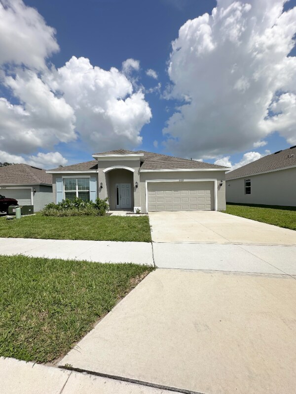 Foto principal - 3501 Yarian Dr