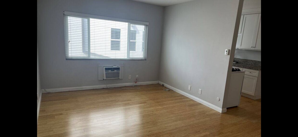 Foto del edificio - 233 N Park View St