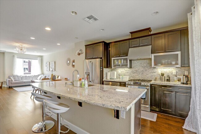 Foto del edificio - 5877 Blue Topaz Ct