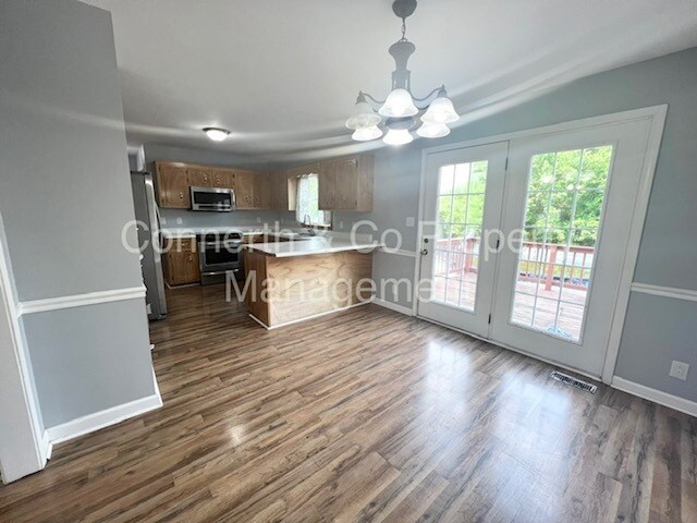 Building Photo - Roedeer Dr
