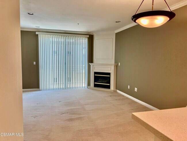 Building Photo - 5210 Premiere Hls Dr