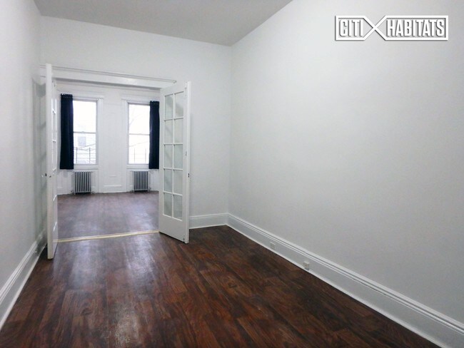 Foto del edificio - 5916 67th Ave