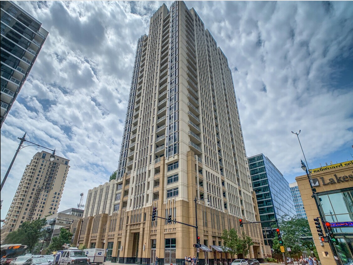 Primary Photo - 1400 S Michigan Ave