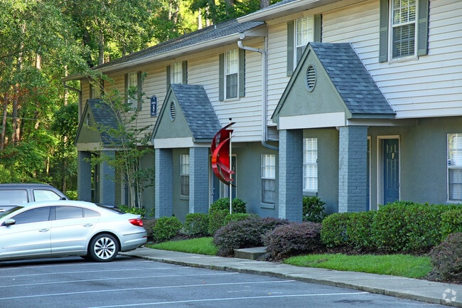 Building Photo - Townhomes at 770