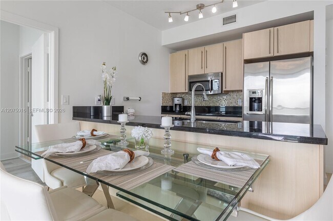 Foto del edificio - 79 SW 12th St