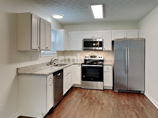 Foto del edificio - 1554 Mallard Cir E