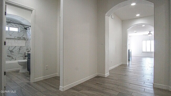 Foto del edificio - 1831 Cimarron Park Dr