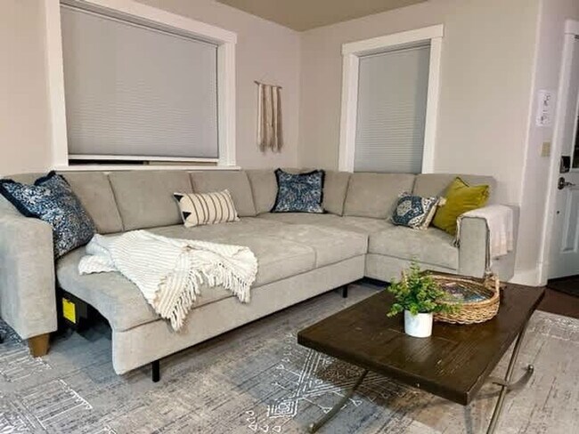 Foto del edificio - 816 Reedy Ln
