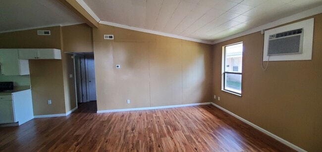 Building Photo - 1631 W Rotary Dr