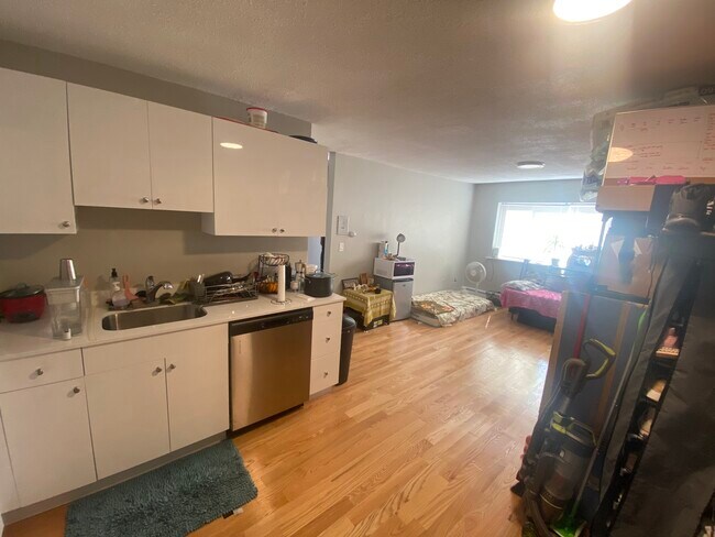 Building Photo - 222 Parker Hill Ave
