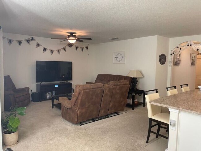 Building Photo - 3 Bedroom 2 bathroom in Kindred Kissimmee