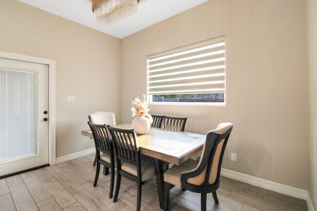 Foto del edificio - 13913 N 35th St