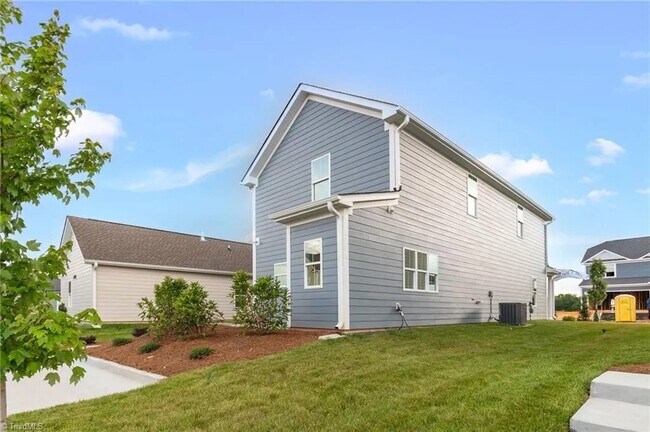 Building Photo - 1714 Creekline Dr